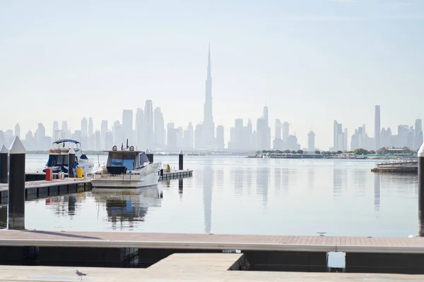 Dubai Nin Skyline Dubai Creek Limanı Ndaki Marinadan Görüldü — Stok fotoğraf