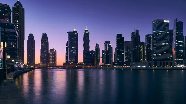 Dubai Canal Business Bay District Dubai Dusk Showing Twin Towers — Stock Photo, Image