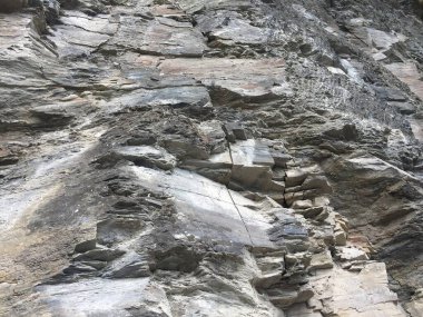 Dağ duvarı ilginç, yaratıcı altyapılar için