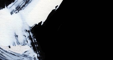 Siyah arkaplan zen tarzı arkaplan ve doku üzerinde dinamik beyaz fırça darbeleri