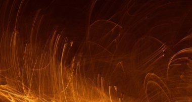 Soyut altın ışık ve lazer ışınları, fraktallar ve parıldayan şekiller hayal gücü, yaratıcılık ve tasarım için çok renkli sanat arka plan dokusu.