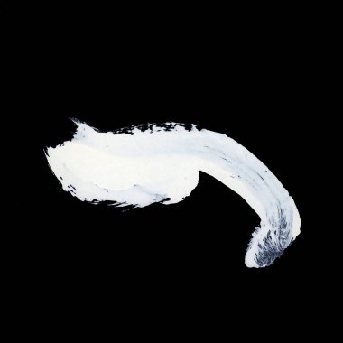 Siyah arkaplan zen tarzı arkaplan ve doku üzerinde dinamik beyaz fırça darbeleri