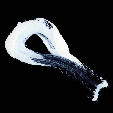 Siyah arkaplan zen tarzı arkaplan ve doku üzerinde dinamik beyaz fırça darbeleri