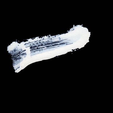 Siyah arkaplan zen tarzı arkaplan ve doku üzerinde dinamik beyaz fırça darbeleri