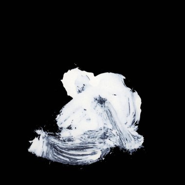 Siyah arkaplan zen tarzı arkaplan ve doku üzerinde dinamik beyaz fırça darbeleri