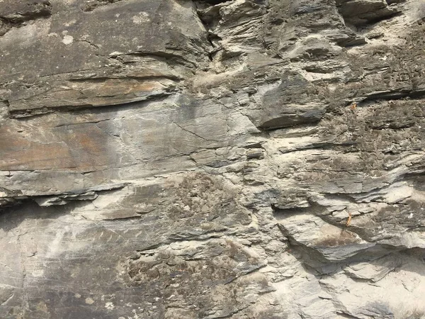 Dağ duvarı ilginç, yaratıcı altyapılar için