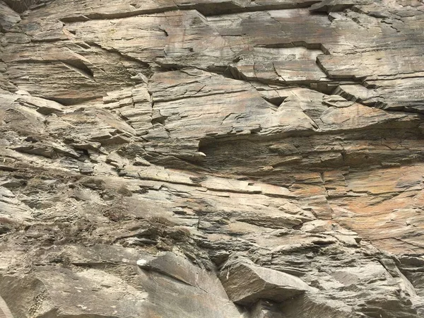 Dağ duvarı ilginç, yaratıcı altyapılar için