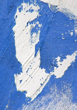 Canlı, renkli ve yaratıcı arka planlar için mavi ve beyaz renklerle yakın plan boyama. Tuval üzerine yağ. Palet bıçağı ve fırça darbeleri dokusu.