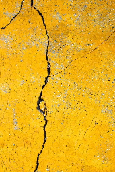Nahaufnahme Der Gelben Wandstruktur Mit Rissen Mit Lebendigen Farben Für — Stockfoto