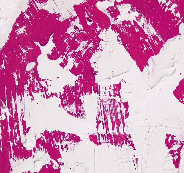 İlginç ve dinamik arka planlar için mor ve beyaz fırça darbeleriyle akrilik boya dokusu. Web tasarım kalıpları ve duvar kağıtları için uygundur.