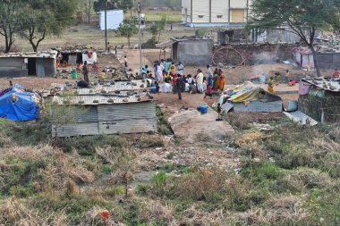 Hindistan 'ın kırsal bölgeleri güneşli bir günde