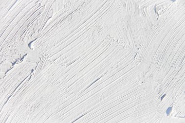 İlginç ve modern arka planlar için fırça ve palet bıçak darbeleriyle boyanmış beyaz doku. Web tasarımları ve duvar kağıtları için uygun.