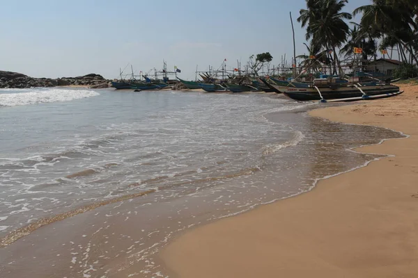 Stare Drewniane Łodzie Rybackie Plaży Indiach — Zdjęcie stockowe