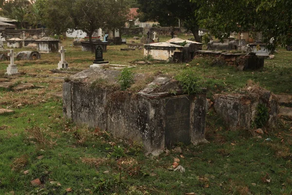 Stary Cmentarz Idian Krajobraz Wiejski — Zdjęcie stockowe