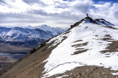 Alaska Denali Hiking - Mt. Mckinley karşısında