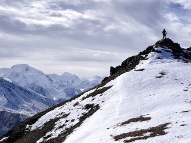 Zirve karşısında Denali Milli Parkı