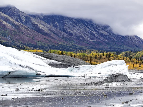 Namnlös inre Alaska glaciären smälter i höst — Stockfoto