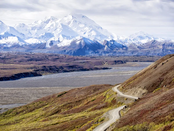 Denali Milli Parkı göz ardı Mt. Mckinley