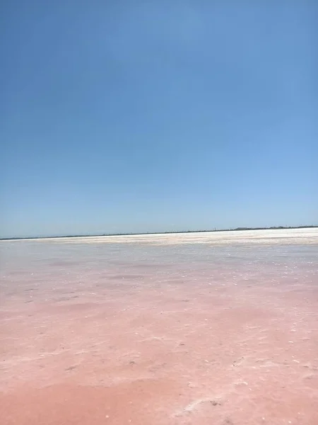 Bellissimo Lago Rosa Sale Rosa Sotto Cielo Blu — Foto Stock