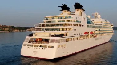 Denizdeki Lüks Gemi Gemisi 