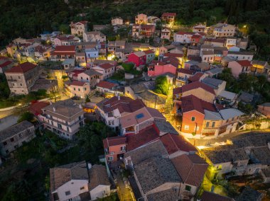 Episkepsi Köyü Korfu 'sunda Aydınlatılmış Geleneksel Evlerin Hava Aracı Görünümü