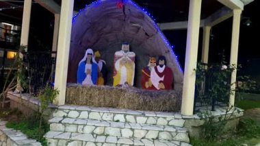 İsa 'nın doğuş sahnesi figürler ve dekorasyonlar sergilendi