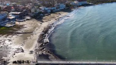 Sahil manzarası ve sakin okyanus