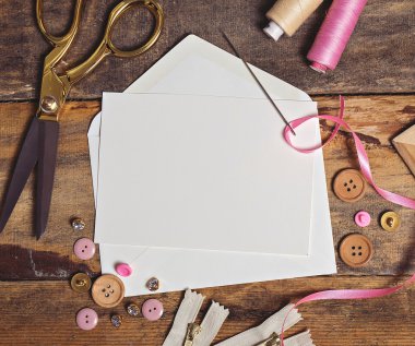 dikiş araçları ile renkli arka plan