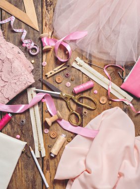 dikiş araçları ile renkli arka plan