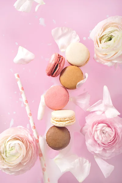 çiçekli farklı macaroons