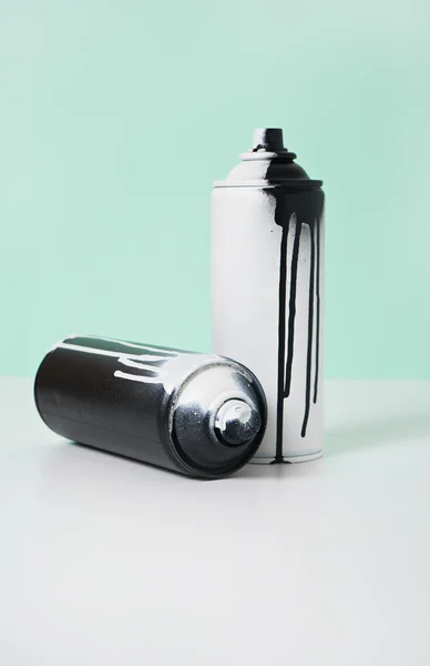 Black and white spray paint bottle — Stock Photo, Image