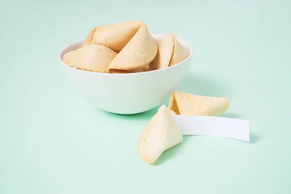 Fortune cookies on the green background — Stock Photo, Image