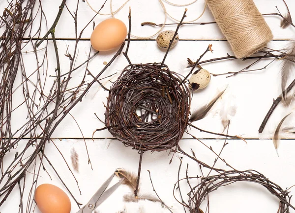 Easter preparation. brown chicken eggs ,nest — Stock Photo, Image
