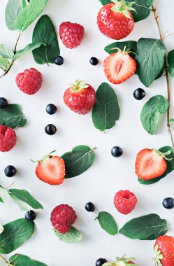 taze yaz meyveleri ahşap tablo