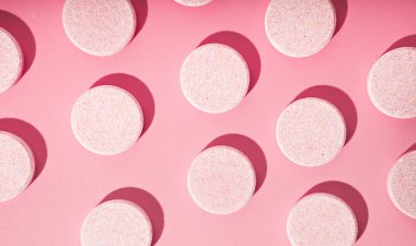 kavram theme.bright hapları pembe bir arka plan üzerinde