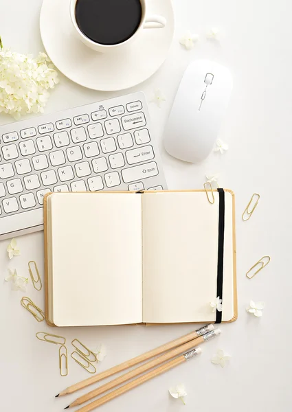 Office desk table with computer, supplies and coffee cup — Stock Photo, Image