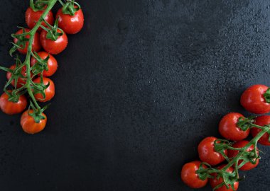 Olgun kiraz domatesleri 