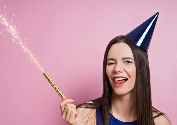 Mulher com boné de aniversário — Fotografia de Stock