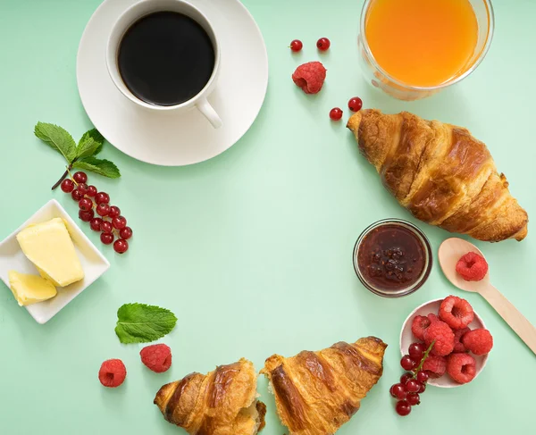 Breakfast time with croissants — Stock Photo, Image