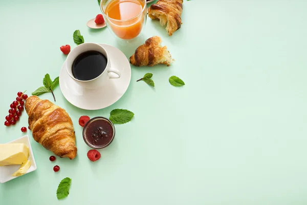 Breakfast time with croissants — Stock Photo, Image