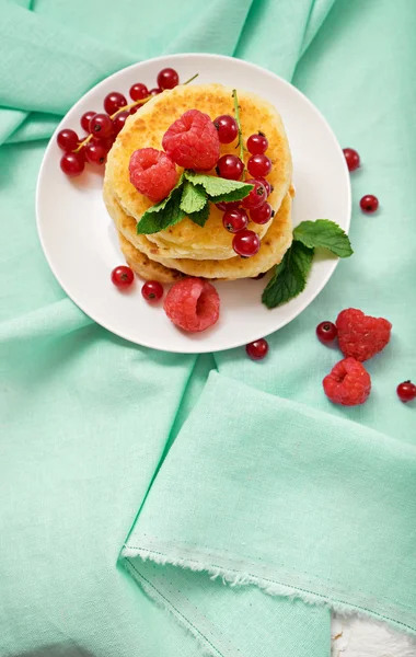 Cottage cheese pancakes — Stock Photo, Image