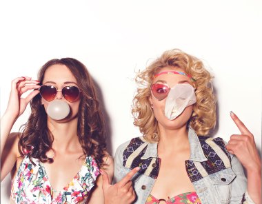 İki en iyi kız eğleniyor