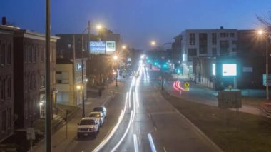 MINAPOLIS, MN - NOVEMBER 2020 - Lyndale Bulvarı 'ndan Aşağı Bakış, Güney Minneapolis 4K Timelapse' de bir ana cadde
