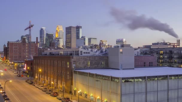 Μια Ευρεία Γωνία Shot Ενός Χειμώνα Twilight Πάνω Downtown Minneapolis — Αρχείο Βίντεο