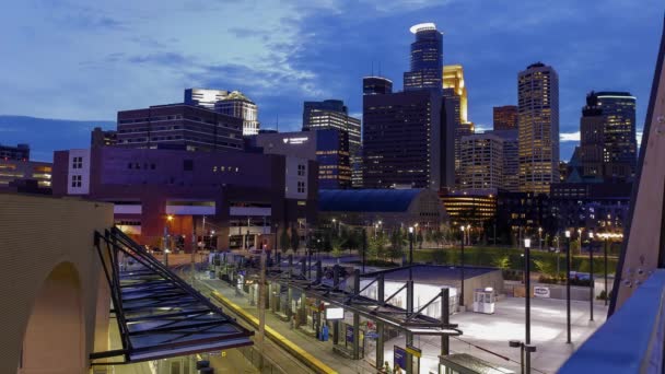 Skyline Minneapolis Station Lightrail Pendant Crépuscule Été — Video