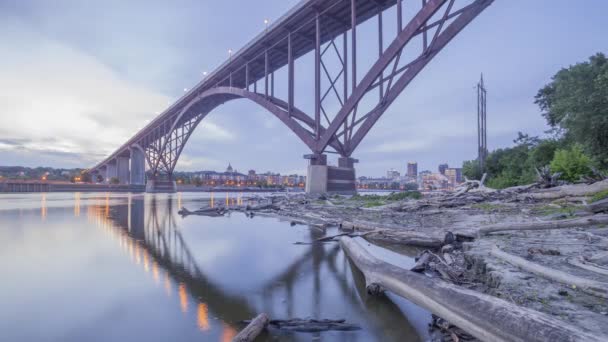 Широкий Кутовий Постріл Високого Мосту Сміт Аве Охоплює Могутні Річки — стокове відео