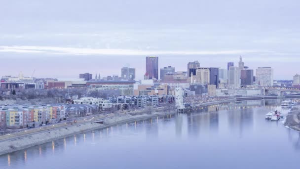 Närbild Pauls Skyline Reflekterande Mississippi Och Levande Färgerna Solnedgången Uhd — Stockvideo