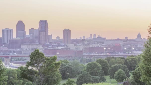 Střední Shot Mounds Park Přední Části Centra Paul Vzdálené Minneapolis — Stock video