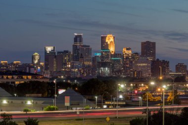 Twilight Minneapolis Skyline Riddgeway Yolu
