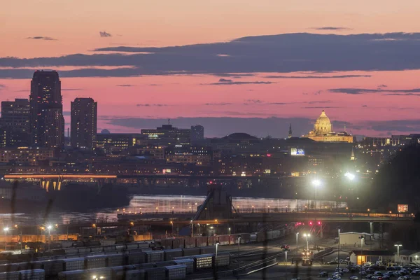 Minnesota État Capitol Skyline Bataille Ruisseau — Photo